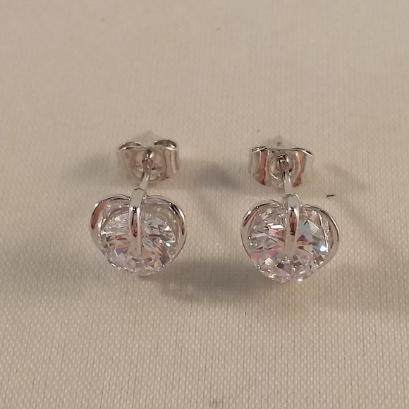 925 Silver Gorgeous Heart White Diamond Zircon Stud Earrings Party Gift - Picture 2 of 6